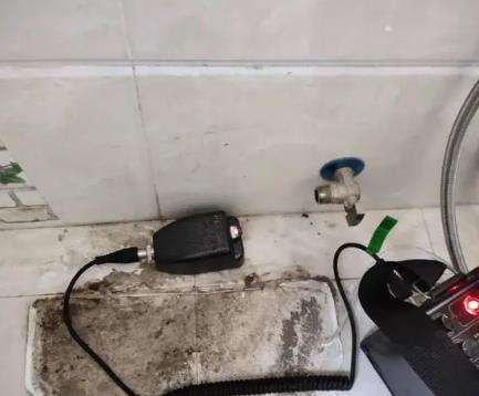 荷塘屋顶漏水维修公司分享下卫生间漏水的危害及解决方法